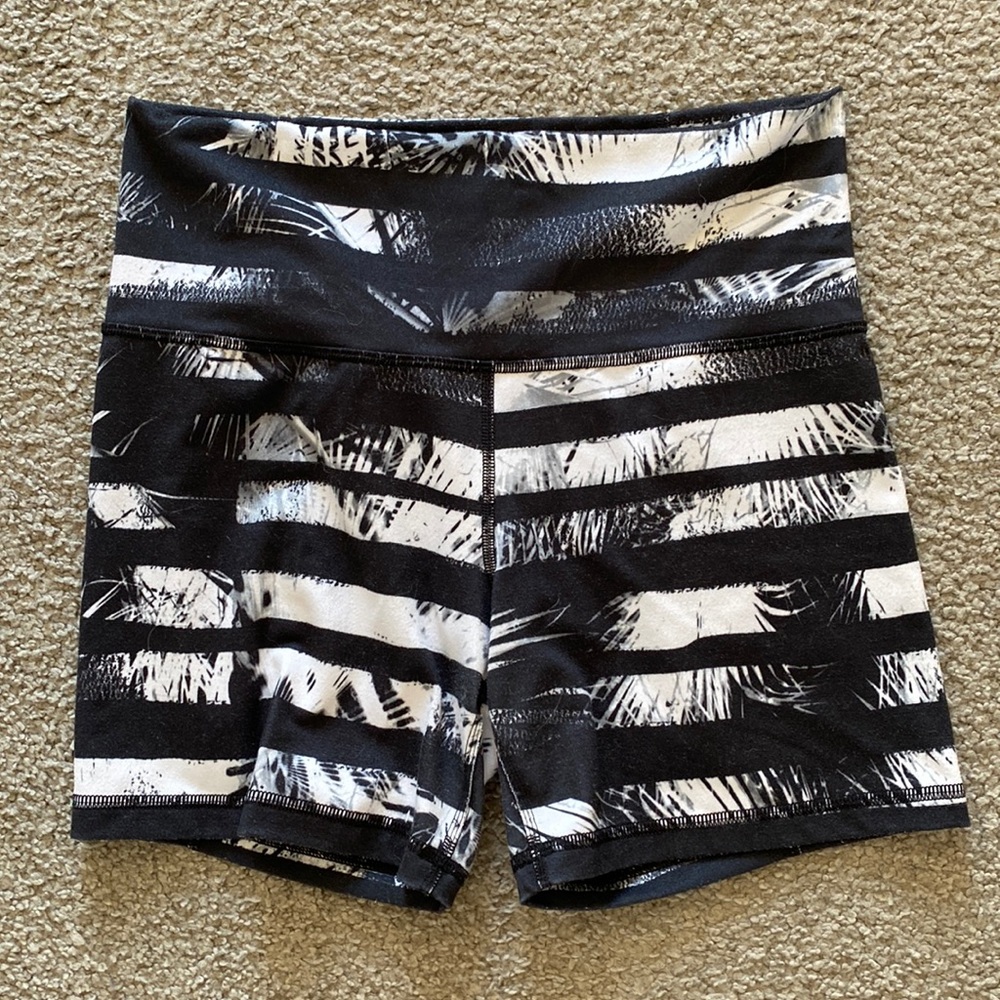 Lululemon 8” biker shorts